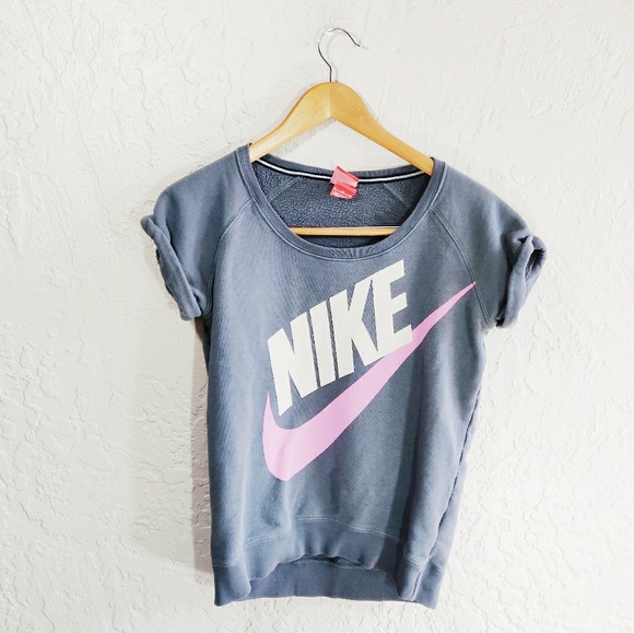 Nike Tops - Nike Short Sleeve Sweatshirt Medium